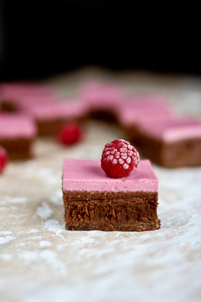 Brownies s malinovou penou