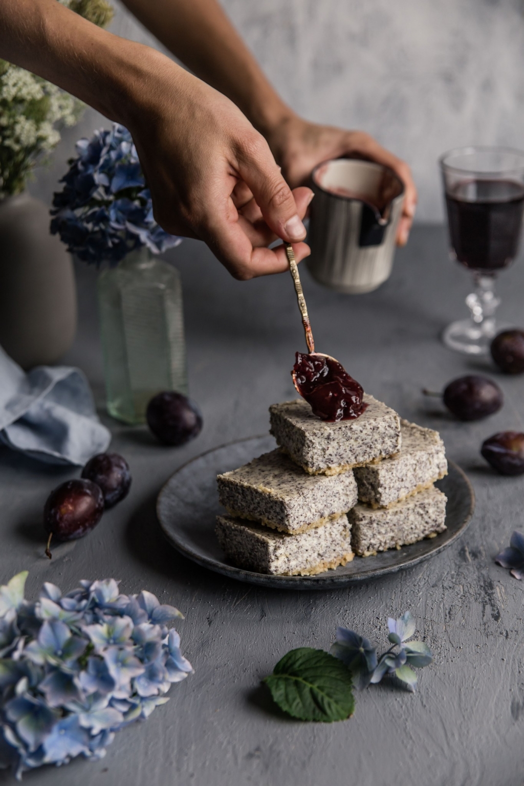 Cheesecake kocky s vínovými slivkami